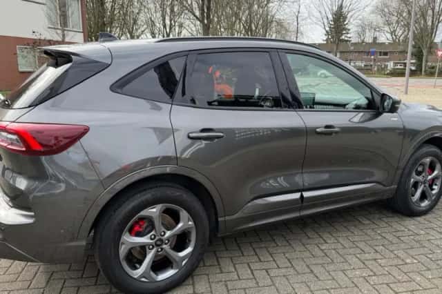 Ford Kuga (2025) thumbnail 3