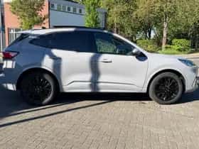 Ford Kuga (2024) thumbnail 3