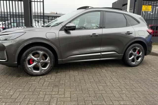 Ford Kuga (2025) thumbnail 3