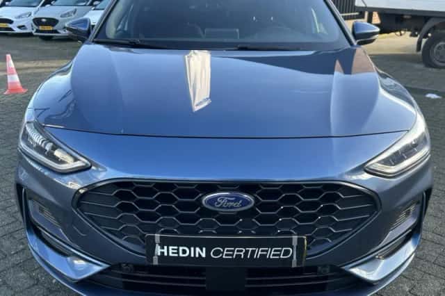 Ford Focus (2022) thumbnail 2