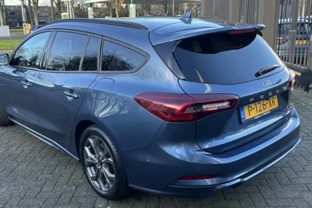 Ford Focus (2022) thumbnail 4
