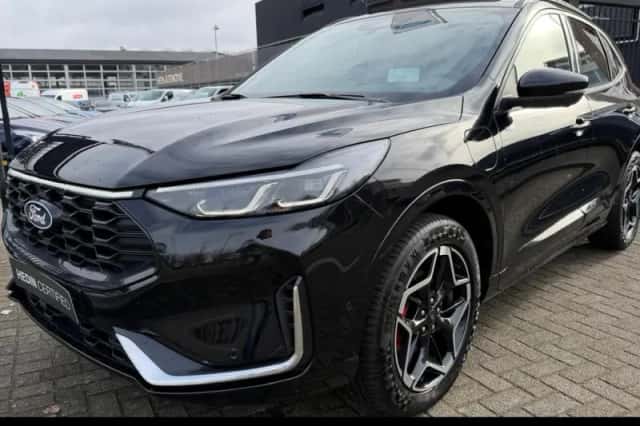 Ford Kuga (2024) thumbnail 1