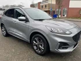 Ford Kuga (2023) thumbnail 3