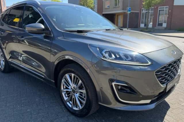 Ford Kuga (2023) thumbnail 4