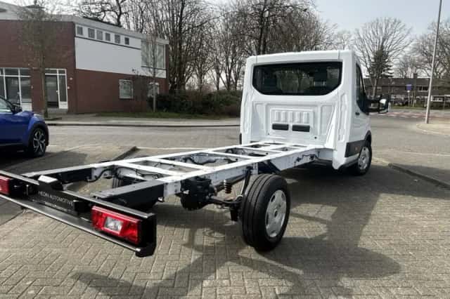 Ford Transit (2026) thumbnail 4