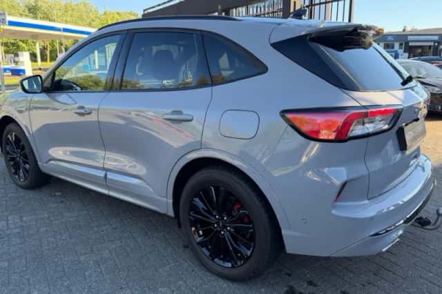 Ford Kuga (2024) thumbnail 2