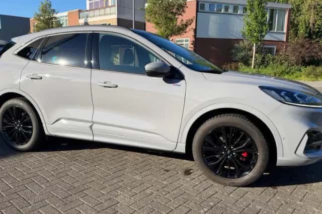 Ford Kuga (2024) thumbnail 4