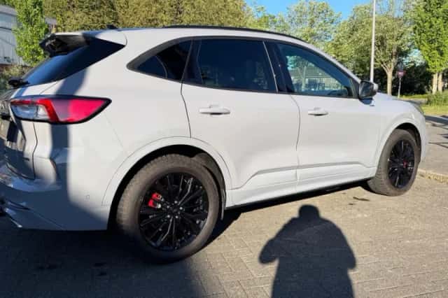 Ford Kuga (2024) thumbnail 5