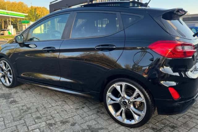 Ford Fiesta (2018) thumbnail 2