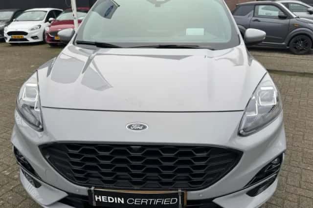 Ford Kuga (2024) thumbnail 2
