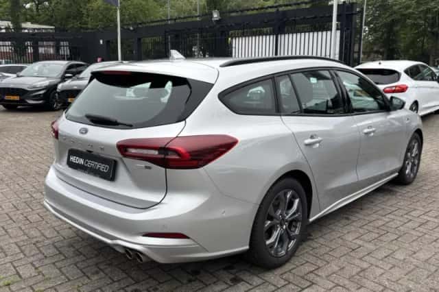 Ford Focus (2023) thumbnail 5