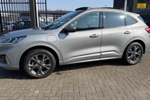 Ford Kuga (2024) thumbnail 2