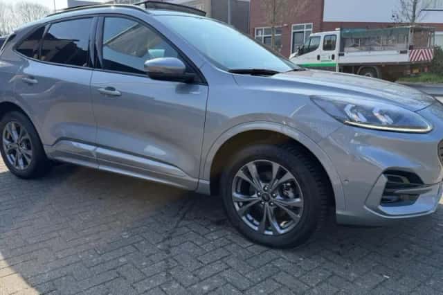 Ford Kuga (2024) thumbnail 4