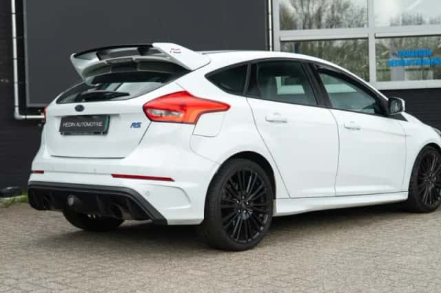 Ford Focus (2016) thumbnail 2