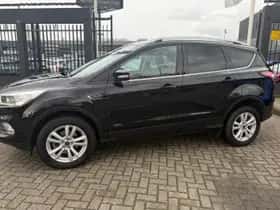 Ford Kuga (2018) thumbnail 2