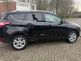 Ford Kuga (2018) thumbnail 4