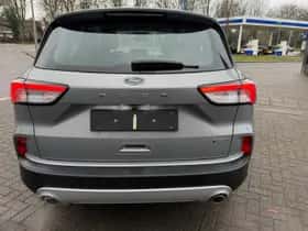 Ford Kuga (2022) thumbnail 5