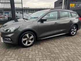 Ford Focus (2020) thumbnail 2