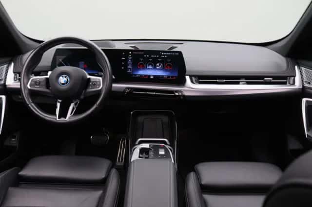 BMW X1 (2022) thumbnail 3