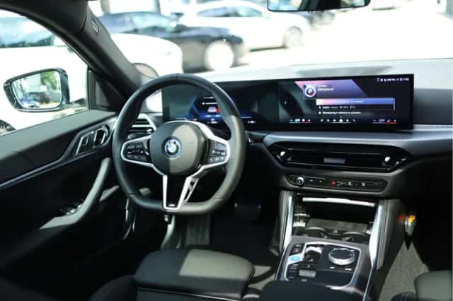 BMW i4 (2026) thumbnail 3