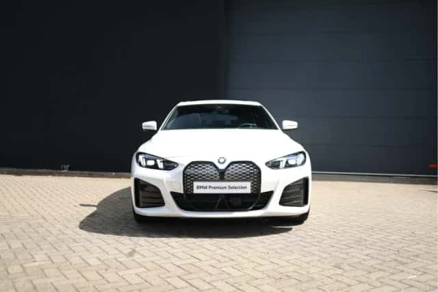 BMW i4 (2026) thumbnail 5