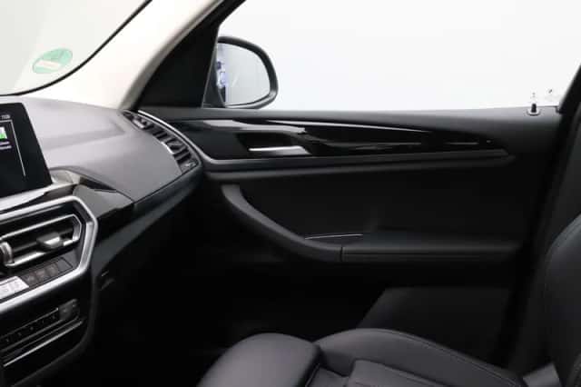 BMW X3 (2022) thumbnail 18