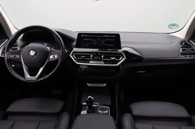 BMW X3 (2022) thumbnail 3