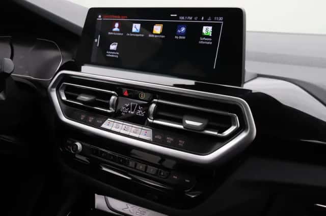 BMW X3 (2022) thumbnail 24