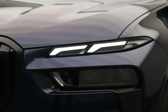 BMW X7 (2025) thumbnail 28