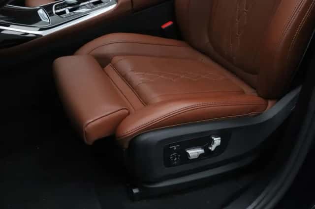 BMW X7 (2025) thumbnail 4
