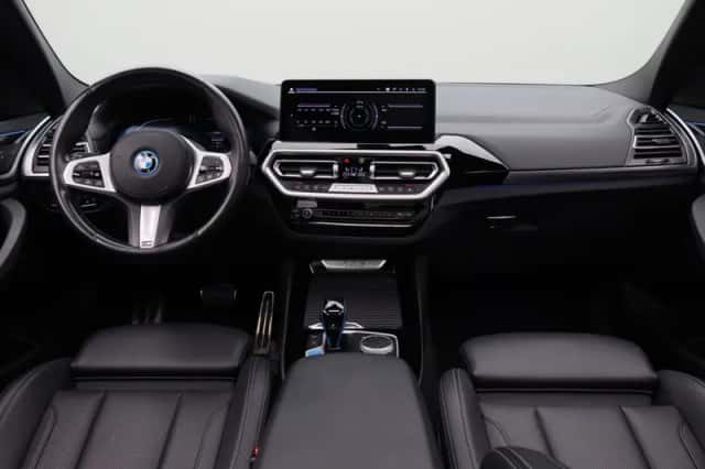 BMW iX3 (2022) thumbnail 3