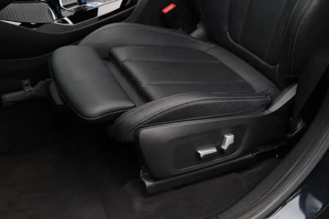 BMW iX3 (2022) thumbnail 4