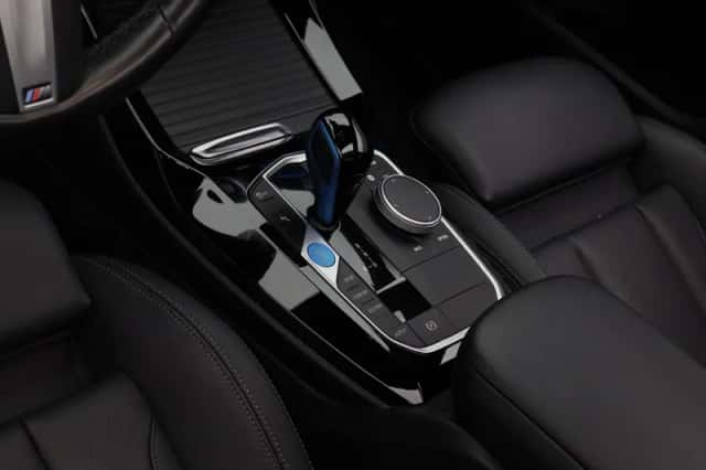 BMW iX3 (2022) thumbnail 6