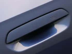 BMW iX1 (2024) thumbnail 12
