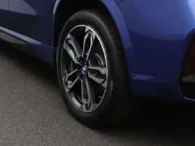BMW iX1 (2024) thumbnail 8