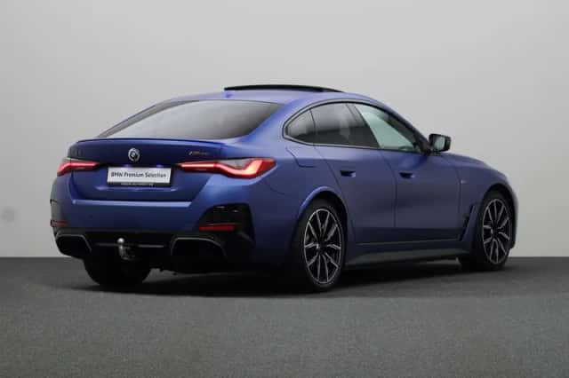 BMW i4 (2022) thumbnail 2