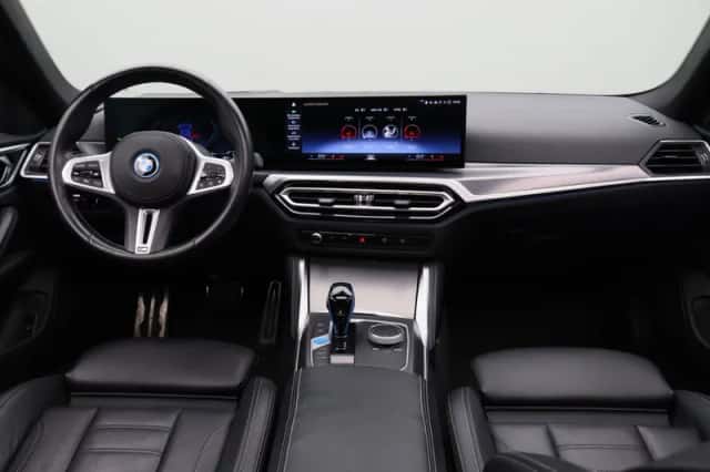 BMW i4 (2022) thumbnail 3