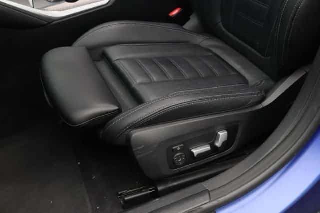 BMW i4 (2022) thumbnail 4