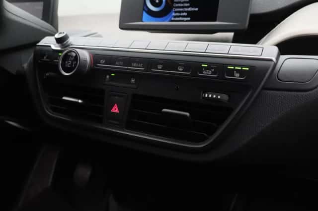 BMW i3 (2017) thumbnail 24
