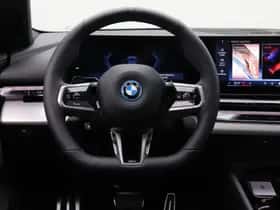 BMW i5 (2024) thumbnail 23