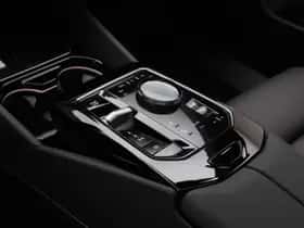 BMW i5 (2024) thumbnail 6