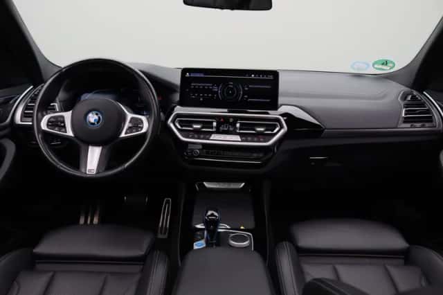 BMW iX3 (2022) thumbnail 3