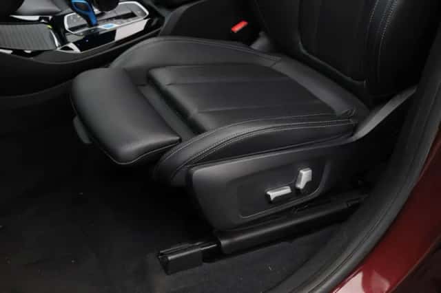 BMW iX3 (2022) thumbnail 4