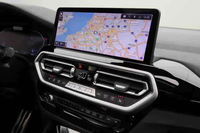 BMW iX3 (2022) thumbnail 5