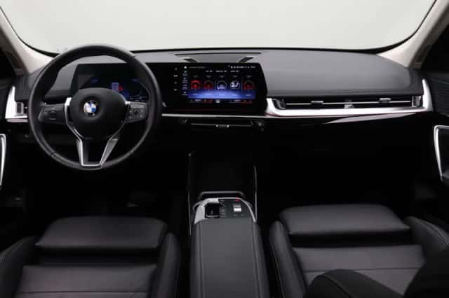 BMW X1 (2023) thumbnail 3