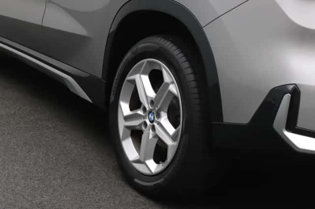 BMW X1 (2023) thumbnail 8