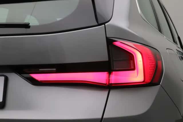 BMW X1 (2023) thumbnail 10