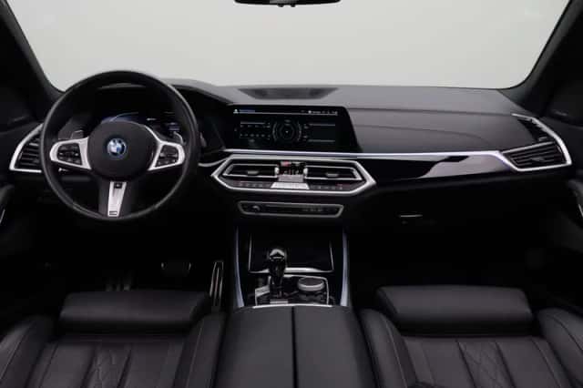 BMW X5 (2023) thumbnail 3