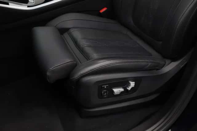 BMW X5 (2023) thumbnail 4