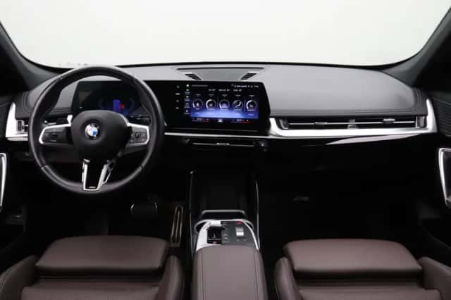 BMW X1 (2022) thumbnail 3
